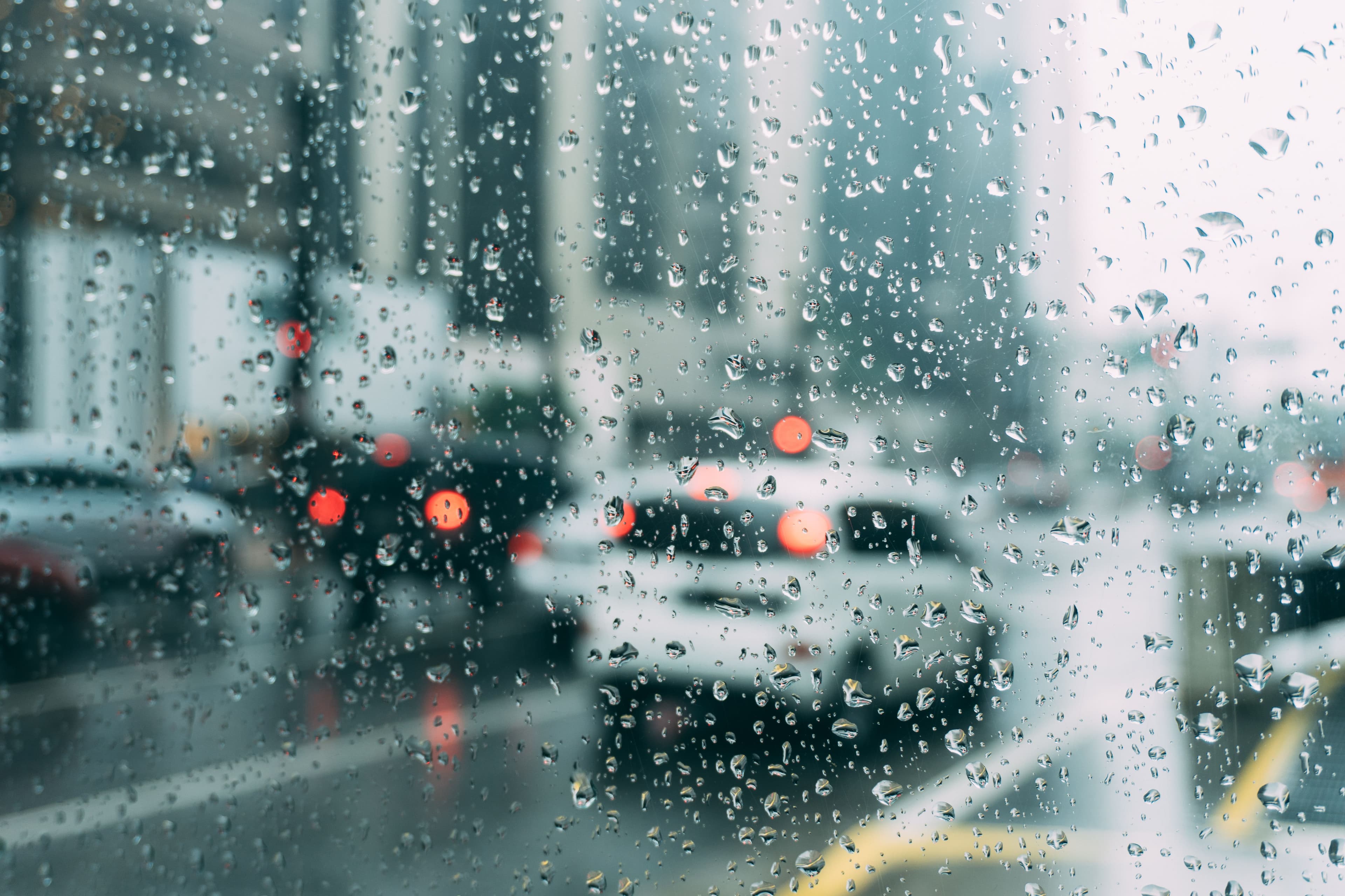 雨滴落在窗户上 #雨天 #意境